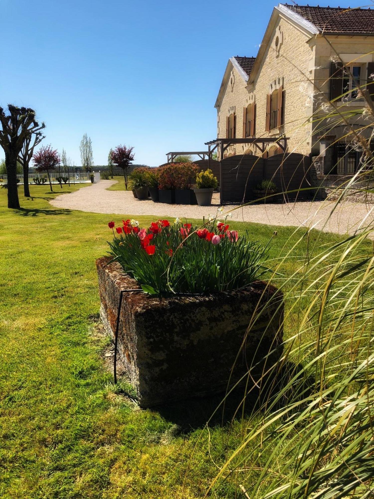Gites De Cognac Bréville Exterior photo